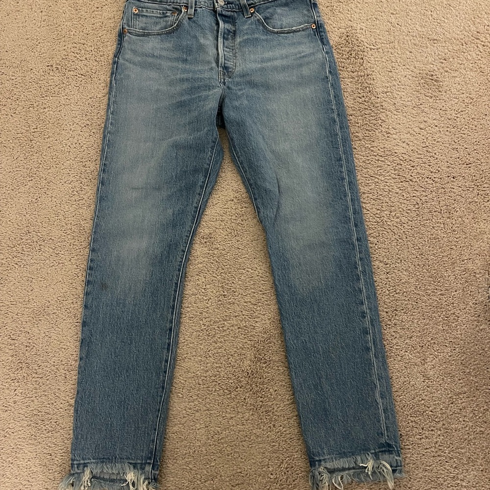 Levi’s 501 straight leg women’s jeans